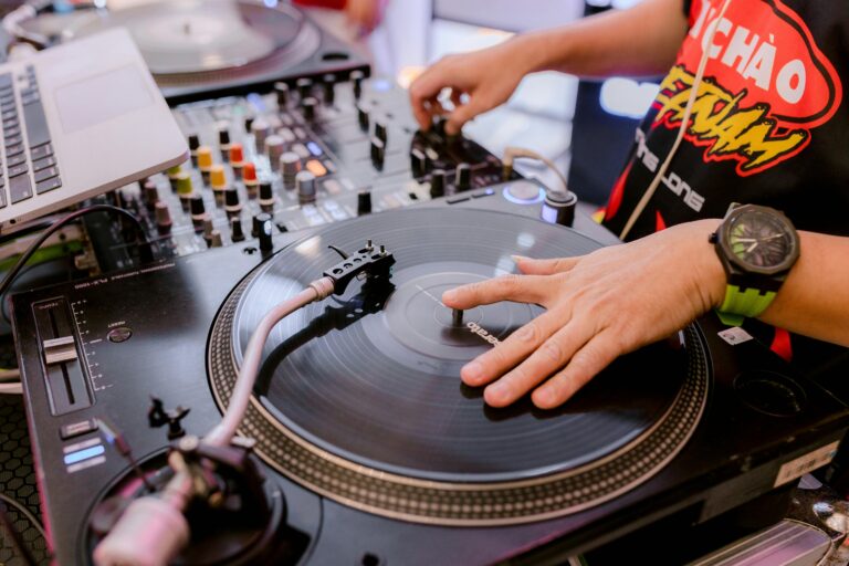 Retro platespillere: Nostalgisk lyd med moderne teknologi